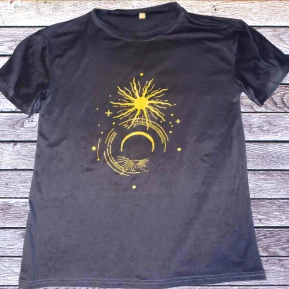 Women's shirt - Picture 1 of 3